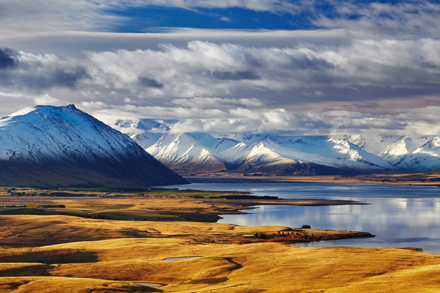 Southern Alps and Lake Tekapo. New Zealand Photo Tours